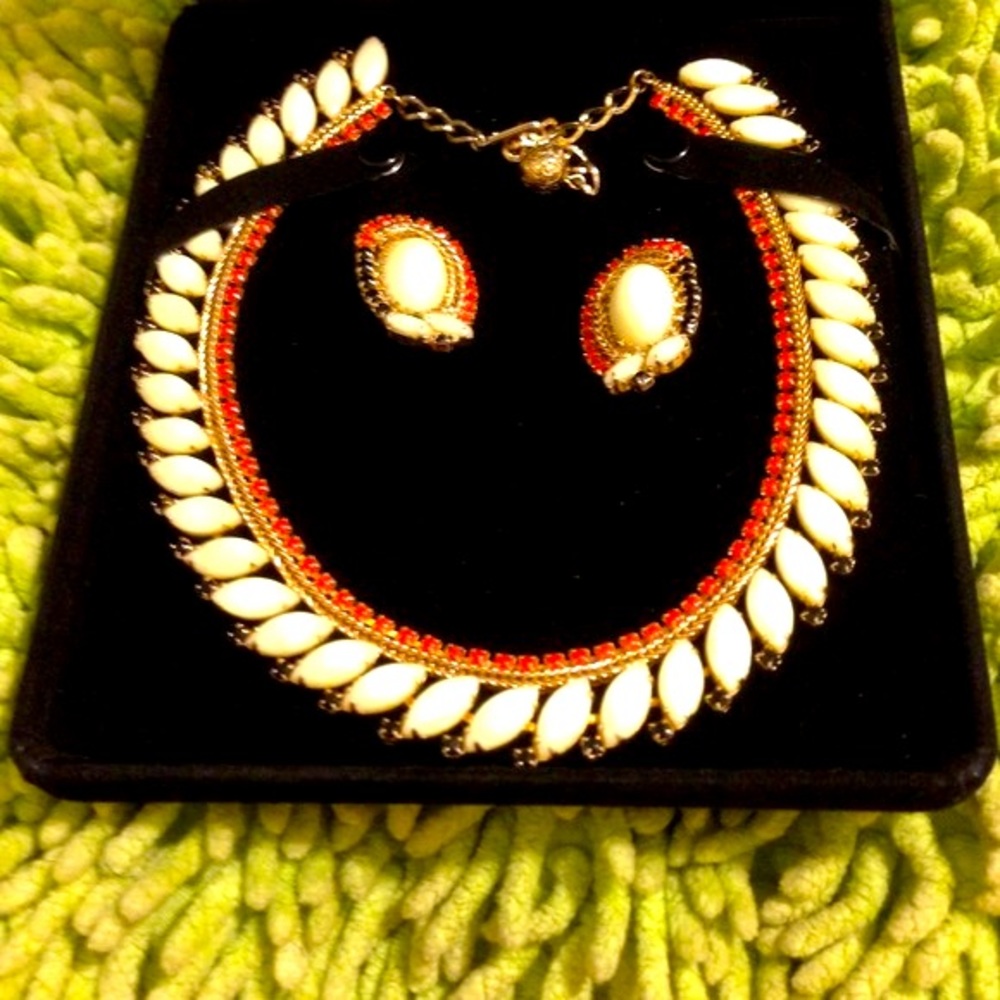 COPY - 💖Vintage Hobe earring and necklace💖